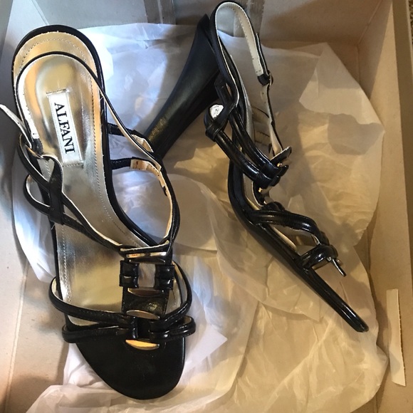 Heels, 4” - Picture 2 of 2